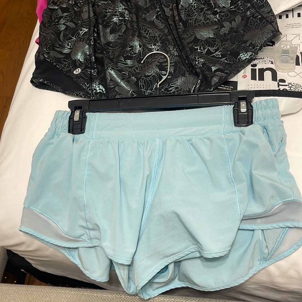 COPY - lululemon icing blue hotty hot 2.5in